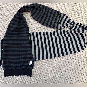 Guess Striped Knit Scarf in Black and Gray color transition women’s